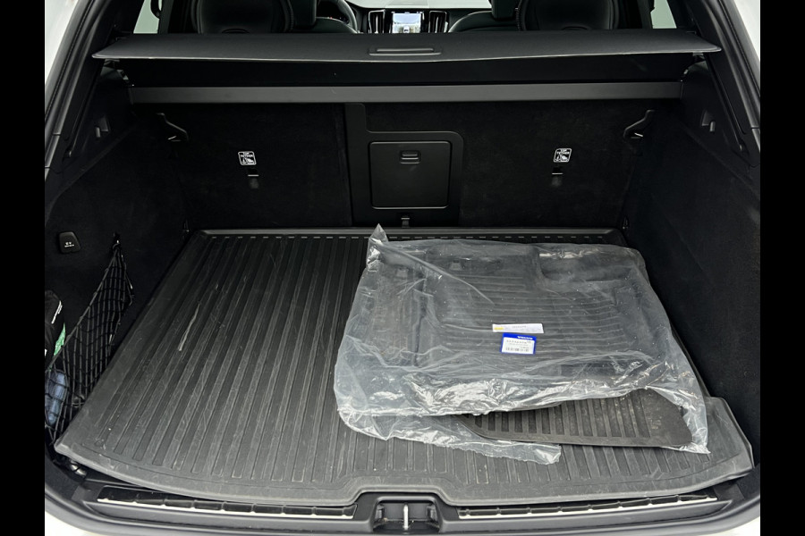 Volvo XC60 2.0 B4 R-Design | Pano | 360 Camera | Memory | Harman Kardon