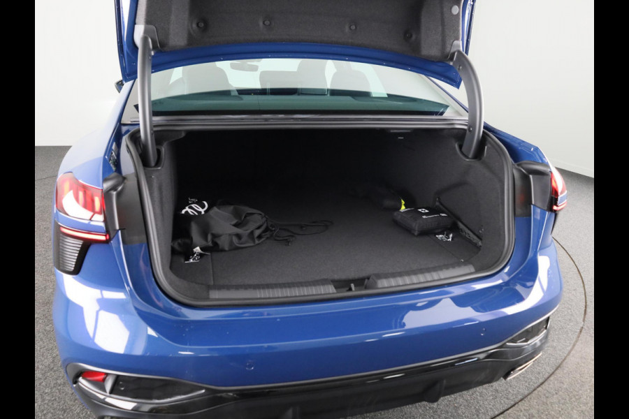 Audi A6 Limousine Edition one e-hybrid 299 pk | Techniekpakket plus | Geheugen stoelen voor | Alcantara/leren bekleding | Interieurdelen carbon |