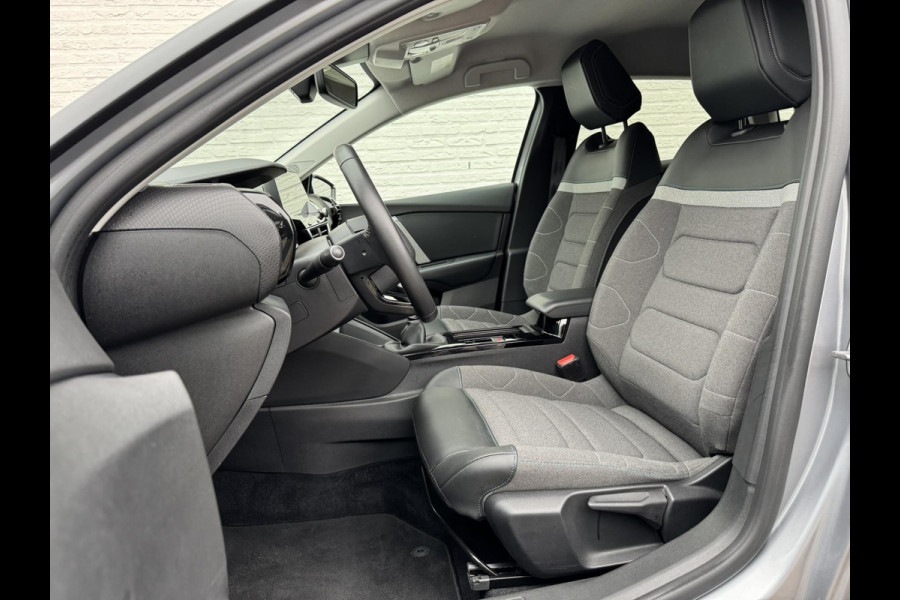 Citroën C4 1.2 Puretech Feel Edition Head-Up display Cruise control Cliomate control Keyless entry/start Navi Apple / Android