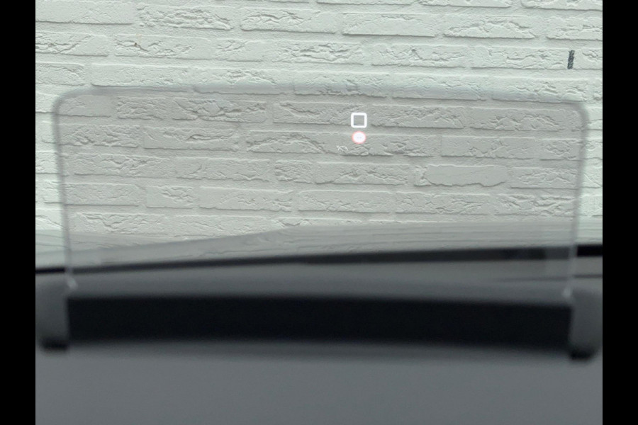 Citroën C4 1.2 Puretech Feel Edition Head-Up display Cruise control Cliomate control Keyless entry/start Navi Apple / Android