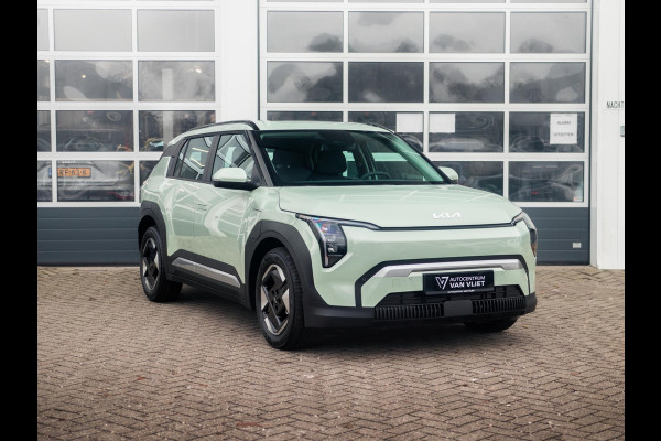 Kia EV3 Air 58.3 kWh | Uit voorraad leverbaar | 17% Bijtelling | Navi | 17" | Adapt. Cruise | Clima | PDC | Dakrails |