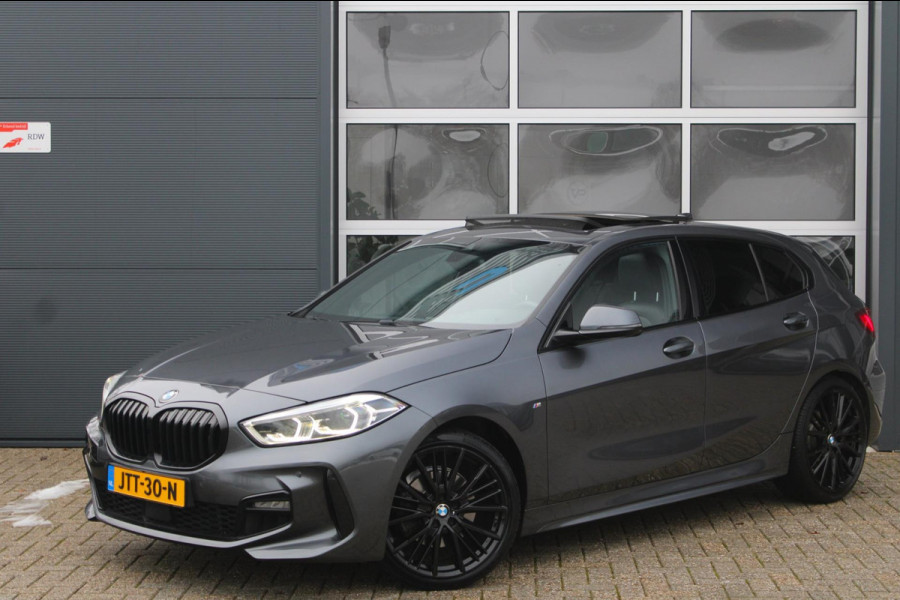BMW 1-serie 118i M-Sport Shadow | Pano | 19 '' | HIFI | Ambient