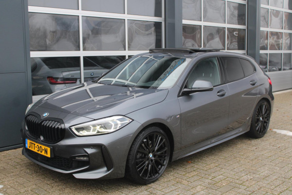 BMW 1-serie 118i M-Sport Shadow | Pano | 19 '' | HIFI | Ambient