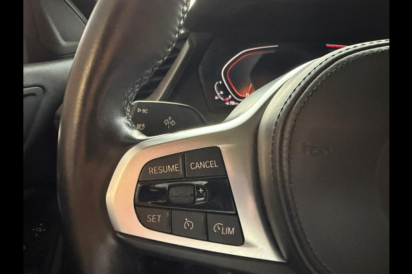 BMW 1-serie 118i M-Sport Shadow | Pano | 19 '' | HIFI | Ambient