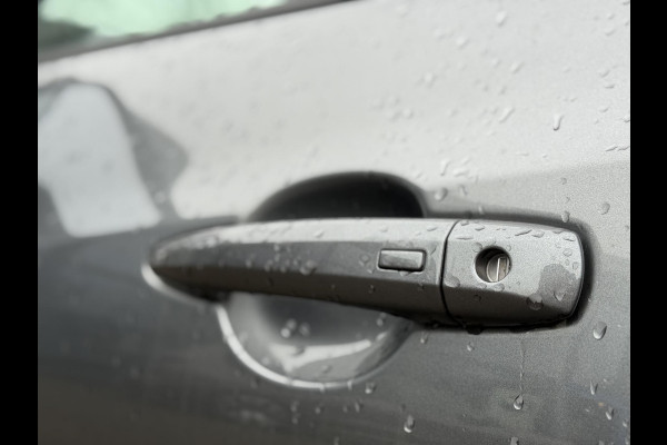 Nissan Juke 1.6 Hybrid N-Sport FABRIEKSGARANTIE| BOMVOL| BOSE | 19 INCH!|  ADAP. CRUISE| SPORTSTOELEN| VERW. VOORRUIT| STUUR + STOEL VERWARMING| 360 CAMERA|