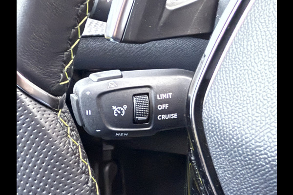 Peugeot 208 1.2 Hybrid 145 e-DCS6 GT | CarPlay | ACC | LED | Camera | DAB+ | 17 inch