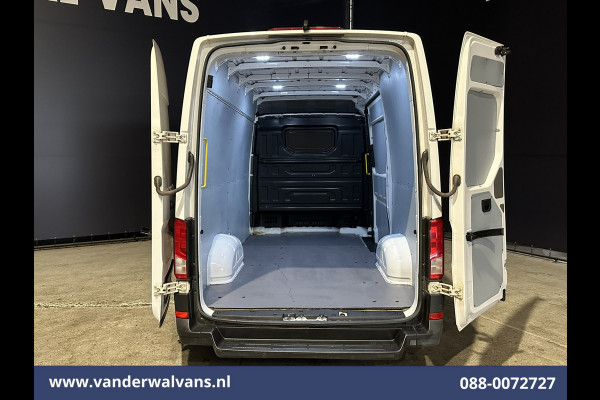Volkswagen Crafter 2.0 TDI 141pk L3H3 L2H2 Euro6 Airco | Apple Carplay | Android Auto | Camera | Stoelverwarming Parkeersensoren