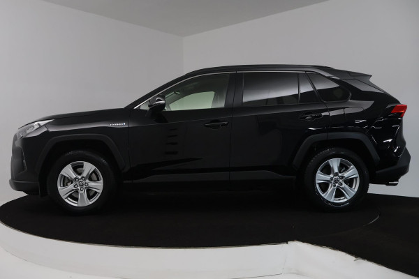 Toyota RAV4 2.5 Hybrid Active (TREKHAAK, STUUR/STOEL VERWARMING, CAMERA, ELEKTR STOELEN, CRUISE CONTROL, PARKEERSENSOREN)