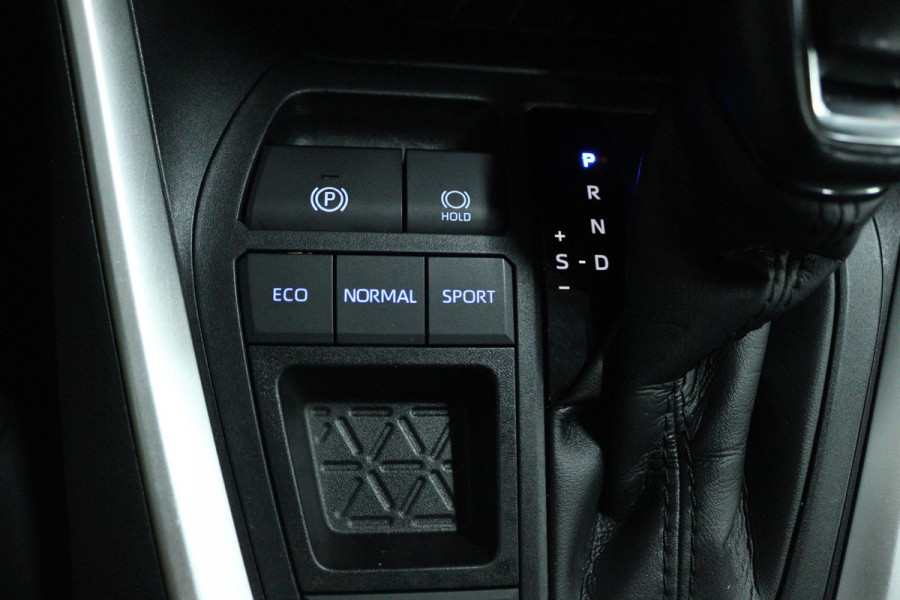 Toyota RAV4 2.5 Hybrid Active (TREKHAAK, STUUR/STOEL VERWARMING, CAMERA, ELEKTR STOELEN, CRUISE CONTROL, PARKEERSENSOREN)
