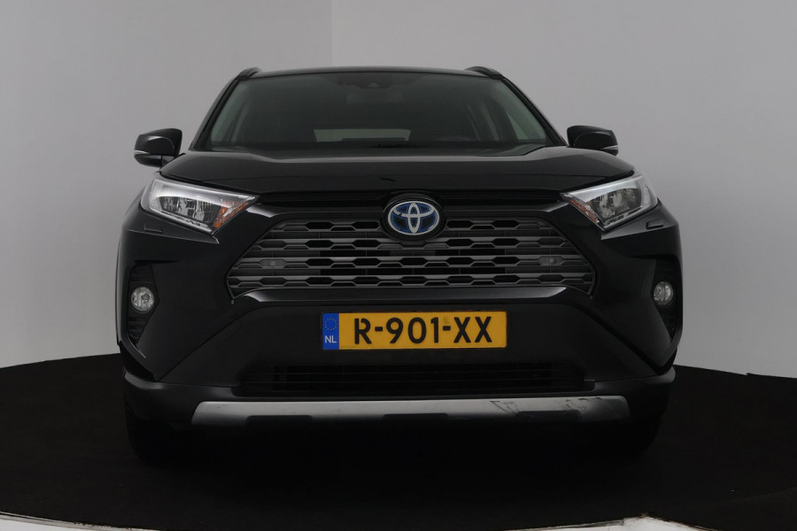 Toyota RAV4 2.5 Hybrid Active (TREKHAAK, STUUR/STOEL VERWARMING, CAMERA, ELEKTR STOELEN, CRUISE CONTROL, PARKEERSENSOREN)