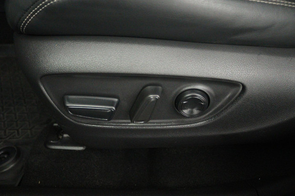 Toyota RAV4 2.5 Hybrid Active (TREKHAAK, STUUR/STOEL VERWARMING, CAMERA, ELEKTR STOELEN, CRUISE CONTROL, PARKEERSENSOREN)