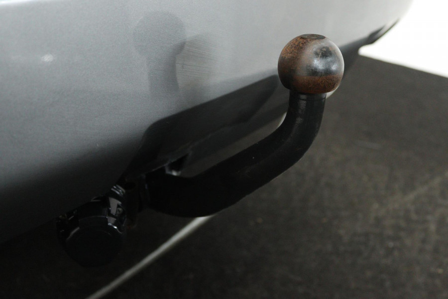 Toyota RAV4 2.5 Hybrid Active (TREKHAAK, STUUR/STOEL VERWARMING, CAMERA, ELEKTR STOELEN, CRUISE CONTROL, PARKEERSENSOREN)