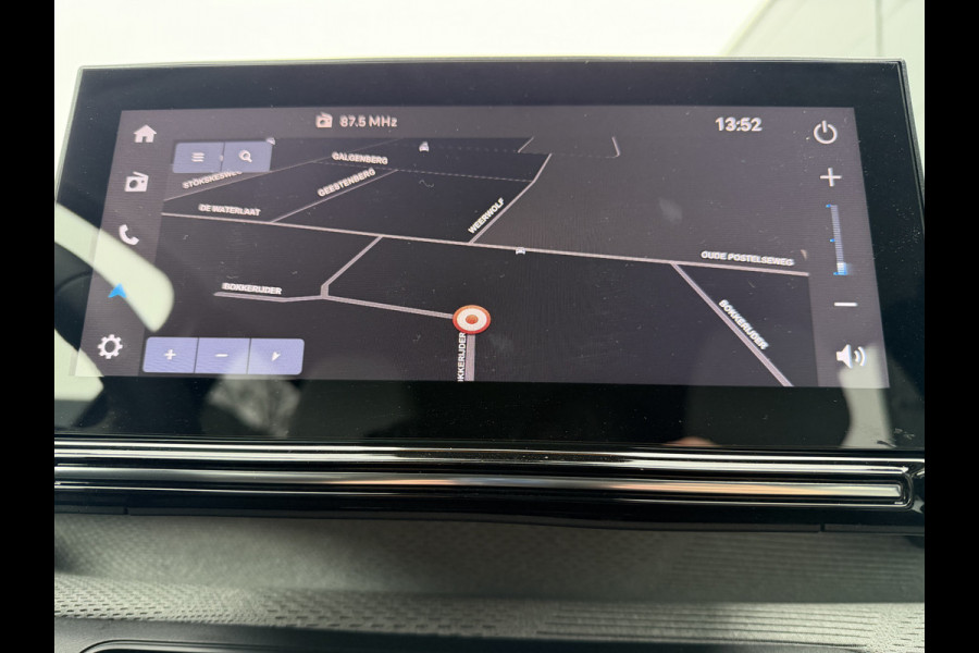 Citroën C3 100pk Max (Camera - Automatische Airco - Navigatie - Apple Carplay - 17" - LED - Parkeersensoren)