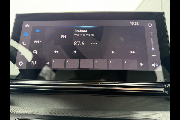 Citroën C3 100pk Max (Camera - Automatische Airco - Navigatie - Apple Carplay - 17" - LED - Parkeersensoren)