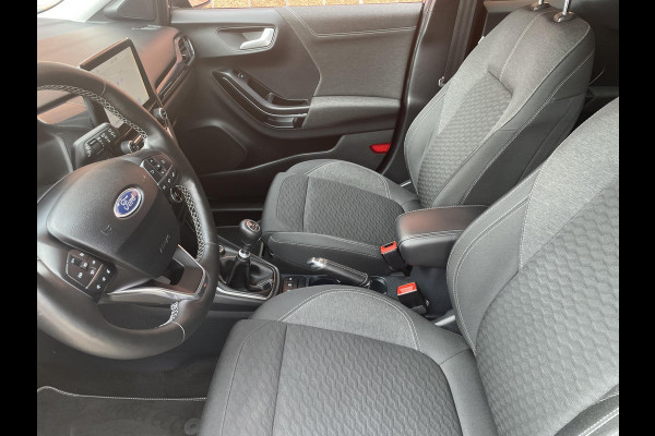 Ford Puma 1.0 EcoBoost 125pk MHEV Titanium | Navigatie | Apple Carplay/Android Auto | Parkeersensor achter | Cruise Control | Winter Pack | Comfort Pack | Getinte ramen | Trekhaak