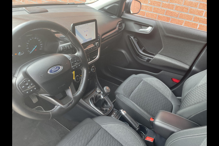 Ford Puma 1.0 EcoBoost 125pk MHEV Titanium | Navigatie | Apple Carplay/Android Auto | Parkeersensor achter | Cruise Control | Winter Pack | Comfort Pack | Getinte ramen | Trekhaak