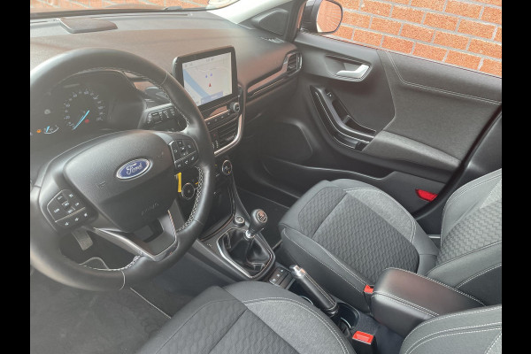Ford Puma 1.0 EcoBoost 125pk MHEV Titanium | Navigatie | Apple Carplay/Android Auto | Parkeersensor achter | Cruise Control | Winter Pack | Comfort Pack | Getinte ramen | Trekhaak