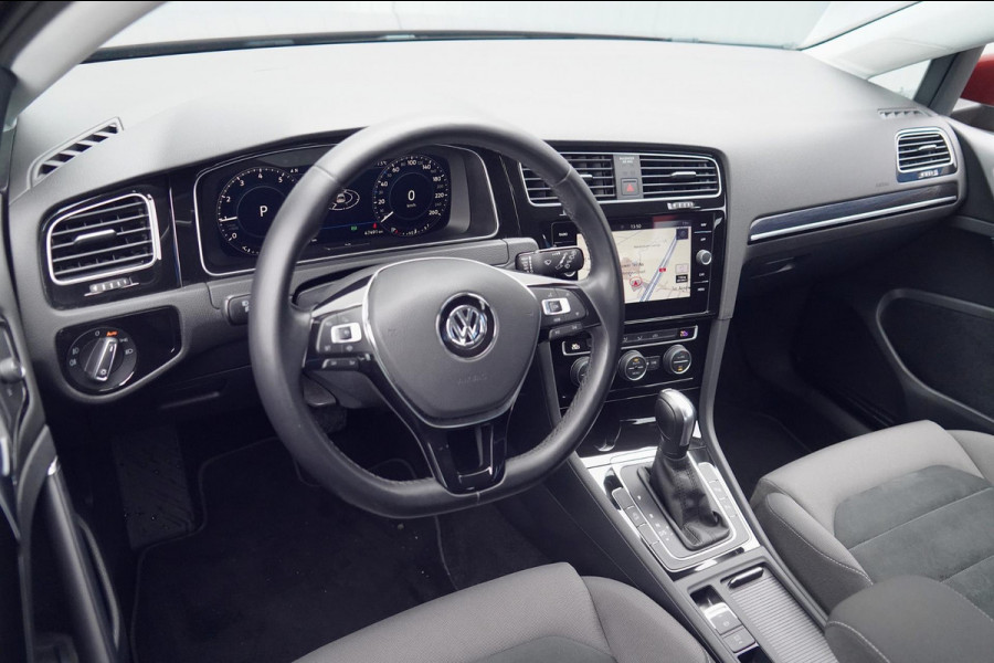 Volkswagen Golf 1.5 TSI Highline / NL-Auto / 47dkm NAP / LED / Navi / Adaptieve Cruise / Camera / Automaat