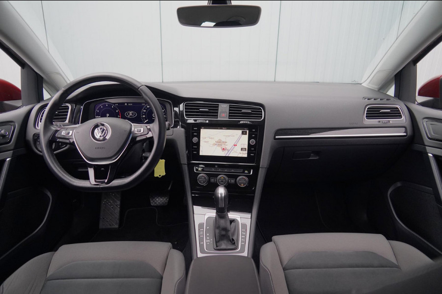 Volkswagen Golf 1.5 TSI Highline / NL-Auto / 47dkm NAP / LED / Navi / Adaptieve Cruise / Camera / Automaat