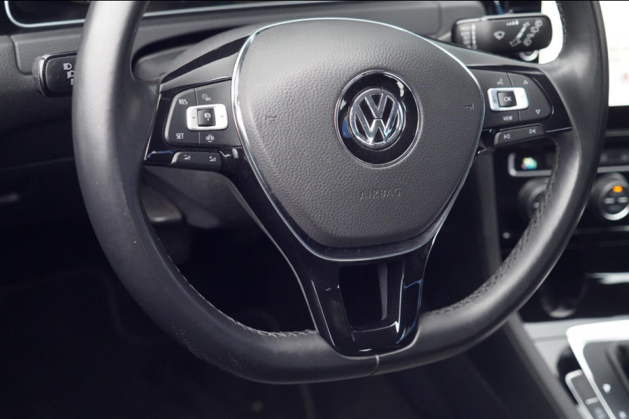 Volkswagen Golf 1.5 TSI Highline / NL-Auto / 47dkm NAP / LED / Navi / Adaptieve Cruise / Camera / Automaat