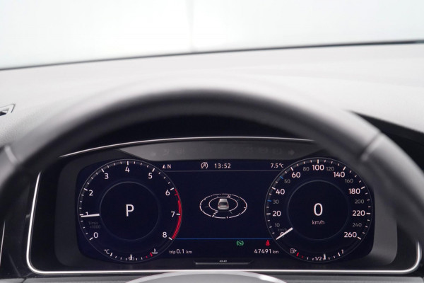 Volkswagen Golf 1.5 TSI Highline / NL-Auto / 47dkm NAP / LED / Navi / Adaptieve Cruise / Camera / Automaat