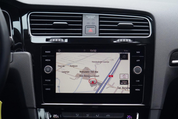 Volkswagen Golf 1.5 TSI Highline / NL-Auto / 47dkm NAP / LED / Navi / Adaptieve Cruise / Camera / Automaat