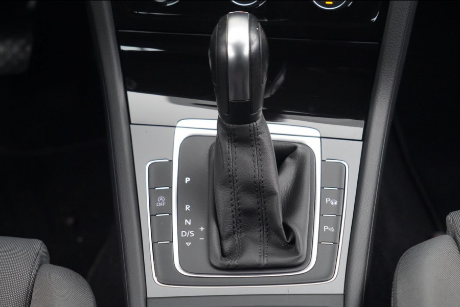 Volkswagen Golf 1.5 TSI Highline / NL-Auto / 47dkm NAP / LED / Navi / Adaptieve Cruise / Camera / Automaat