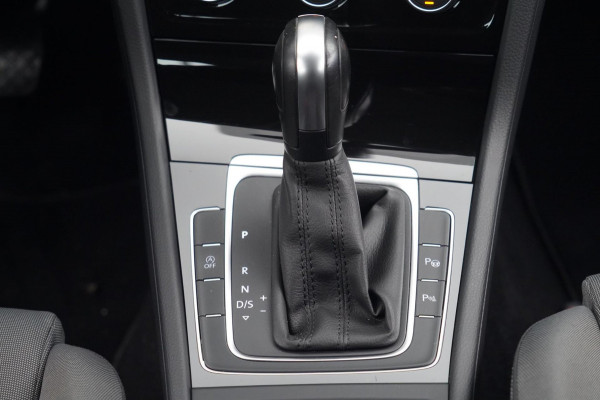 Volkswagen Golf 1.5 TSI Highline / NL-Auto / 47dkm NAP / LED / Navi / Adaptieve Cruise / Camera / Automaat