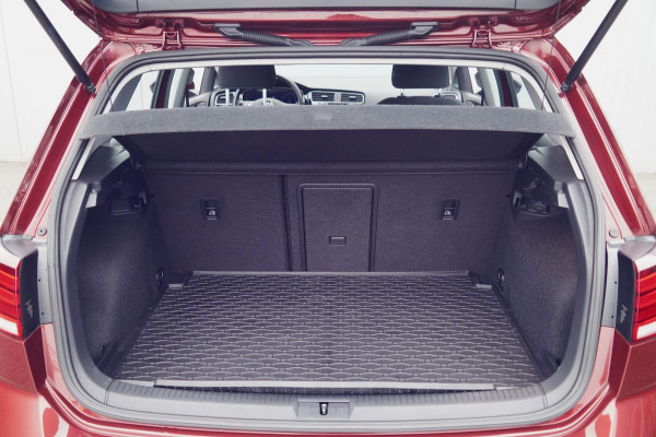 Volkswagen Golf 1.5 TSI Highline / NL-Auto / 47dkm NAP / LED / Navi / Adaptieve Cruise / Camera / Automaat