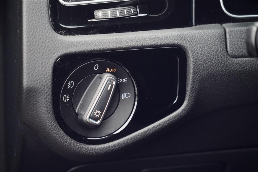 Volkswagen Golf 1.5 TSI Highline / NL-Auto / 47dkm NAP / LED / Navi / Adaptieve Cruise / Camera / Automaat