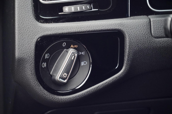 Volkswagen Golf 1.5 TSI Highline / NL-Auto / 47dkm NAP / LED / Navi / Adaptieve Cruise / Camera / Automaat