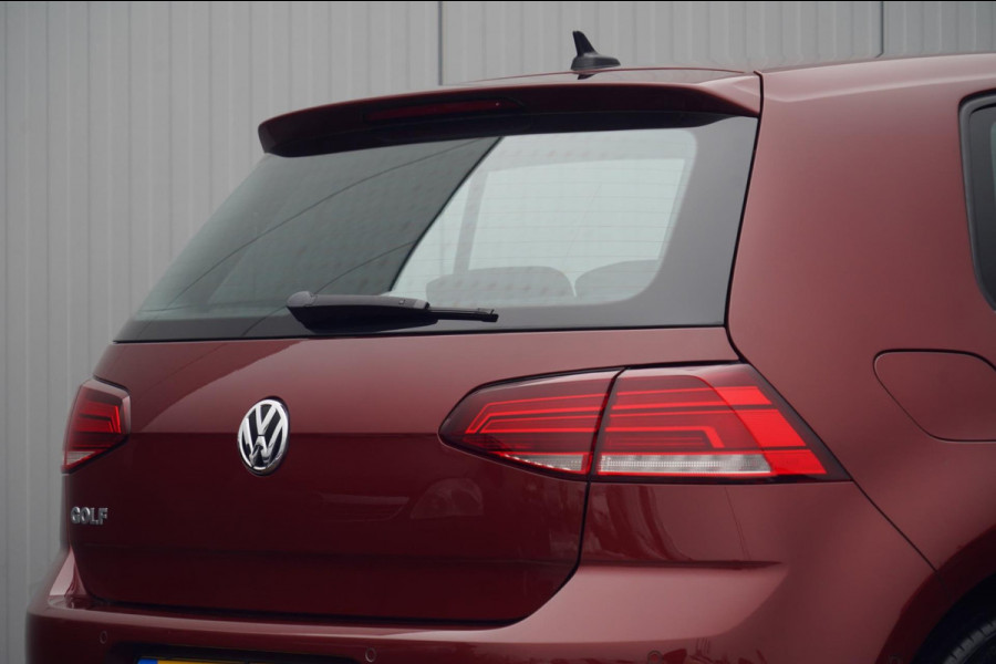 Volkswagen Golf 1.5 TSI Highline / NL-Auto / 47dkm NAP / LED / Navi / Adaptieve Cruise / Camera / Automaat