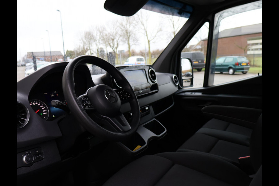 Mercedes-Benz Sprinter 319 3.0 CDI V6 AUT. L3H2 - 3500 KG TREKHAAK | MBUX BREEDBEELD | 18 INCH LMV | CAMERA