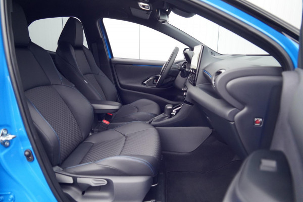 Toyota Yaris 1.5 Hybrid 130 Launch Edition / NL-Auto / 3.890 KM NAP / 1e Eigenaar / Zeer Compleet!