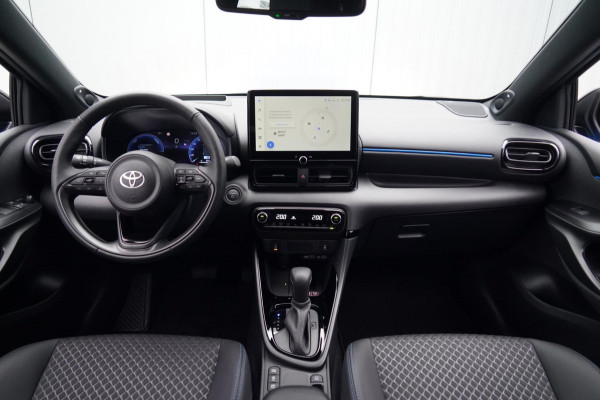 Toyota Yaris 1.5 Hybrid 130 Launch Edition / NL-Auto / 3.890 KM NAP / 1e Eigenaar / Zeer Compleet!