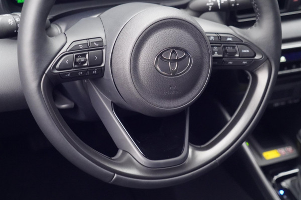Toyota Yaris 1.5 Hybrid 130 Launch Edition / NL-Auto / 3.890 KM NAP / 1e Eigenaar / Zeer Compleet!