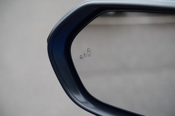 Toyota Yaris 1.5 Hybrid 130 Launch Edition / NL-Auto / 3.890 KM NAP / 1e Eigenaar / Zeer Compleet!