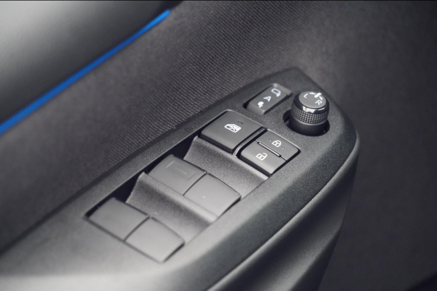 Toyota Yaris 1.5 Hybrid 130 Launch Edition / NL-Auto / 3.890 KM NAP / 1e Eigenaar / Zeer Compleet!