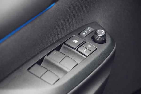 Toyota Yaris 1.5 Hybrid 130 Launch Edition / NL-Auto / 3.890 KM NAP / 1e Eigenaar / Zeer Compleet!