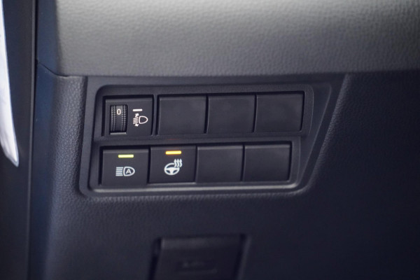 Toyota Yaris 1.5 Hybrid 130 Launch Edition / NL-Auto / 3.890 KM NAP / 1e Eigenaar / Zeer Compleet!