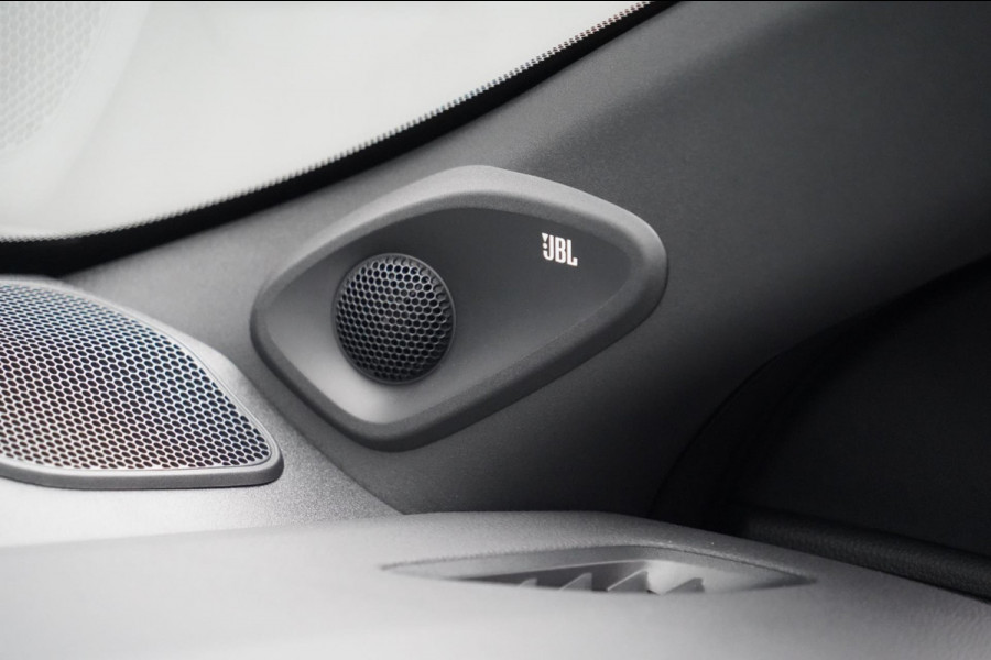 Toyota Yaris 1.5 Hybrid 130 Launch Edition / NL-Auto / 3.890 KM NAP / 1e Eigenaar / Zeer Compleet!