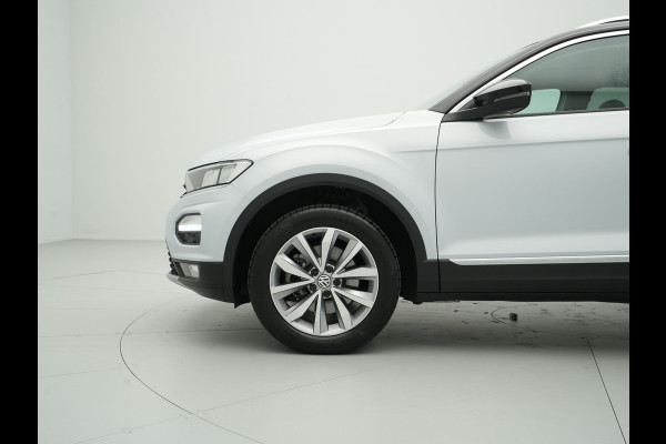 Volkswagen T-Roc 1.0 TSI 115pk Style Navigatie Trekhaak Acc Virtual cockpit Pdc 17