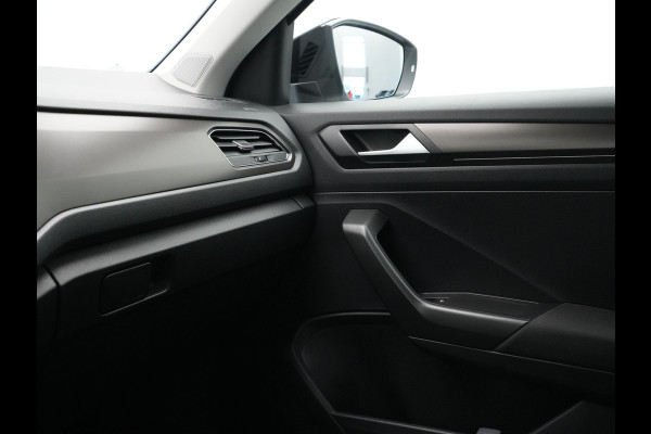 Volkswagen T-Roc 1.0 TSI 115pk Style Navigatie Trekhaak Acc Virtual cockpit Pdc 17