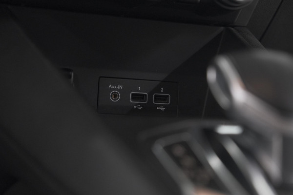 Renault Captur 1.6 E-Tech Plug-in Hybrid 160 Intens | Parkeersensoren | Apple Carplay | Navigatie | Climate Control