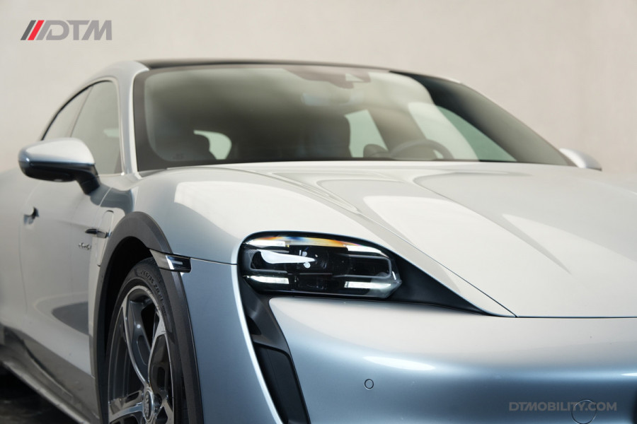 Porsche Taycan Cross Turismo 4 93 kWh Sport Chrono | Panoramadak | Titanium Velgen