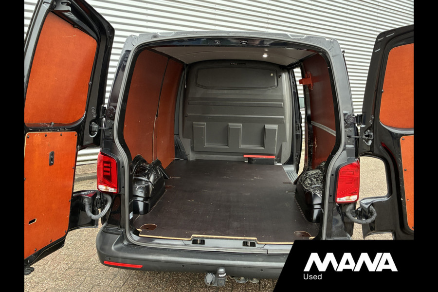 Volkswagen Transporter 2.0 TDI L2H1 Trekhaak Cruise Sensoren Airco