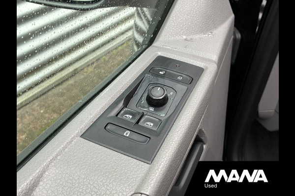 Volkswagen Transporter 2.0 TDI L2H1 Trekhaak Cruise Sensoren Airco