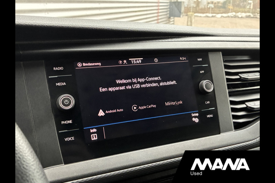 Volkswagen Transporter 2.0 TDI L2H1 Trekhaak Cruise Sensoren Airco