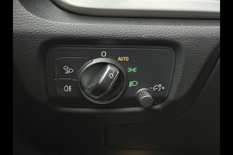 Audi A3 Sportback 30 TFSI Sport S Line Edition l Virtual l Distr VV l Navi l Cruise l Xenon l VDOH l