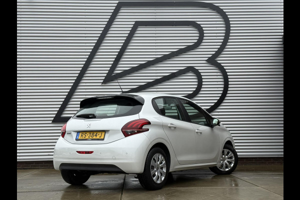 Peugeot 208 1.2 PureTech Blue Lion 2e Eigenaar,Navi,Airco,Cruise,PDC,Apple Carplay,Distributie v.v. in 2024,N.A.P,Nieuwe APK bij Aflevering